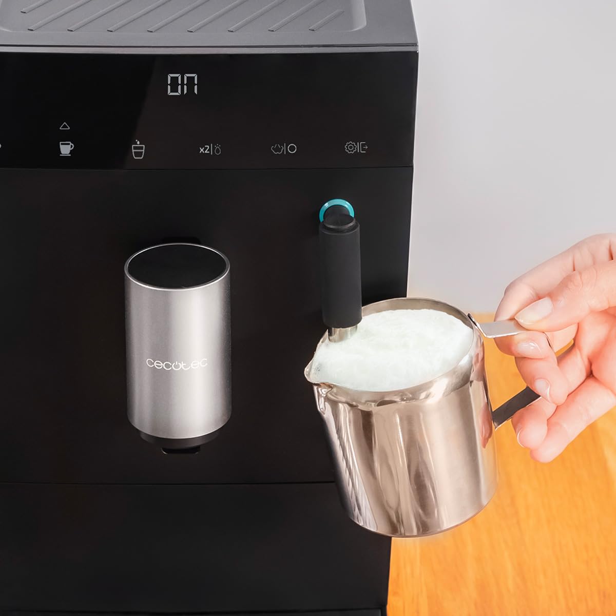 Cecotec Cremmaet Compact Kaffeevollautomat, 1350 W, 19 Bar, Thermoblock, 150 g Bohnenbehälter, 1,1 L Wassertank, automatische Reinigung