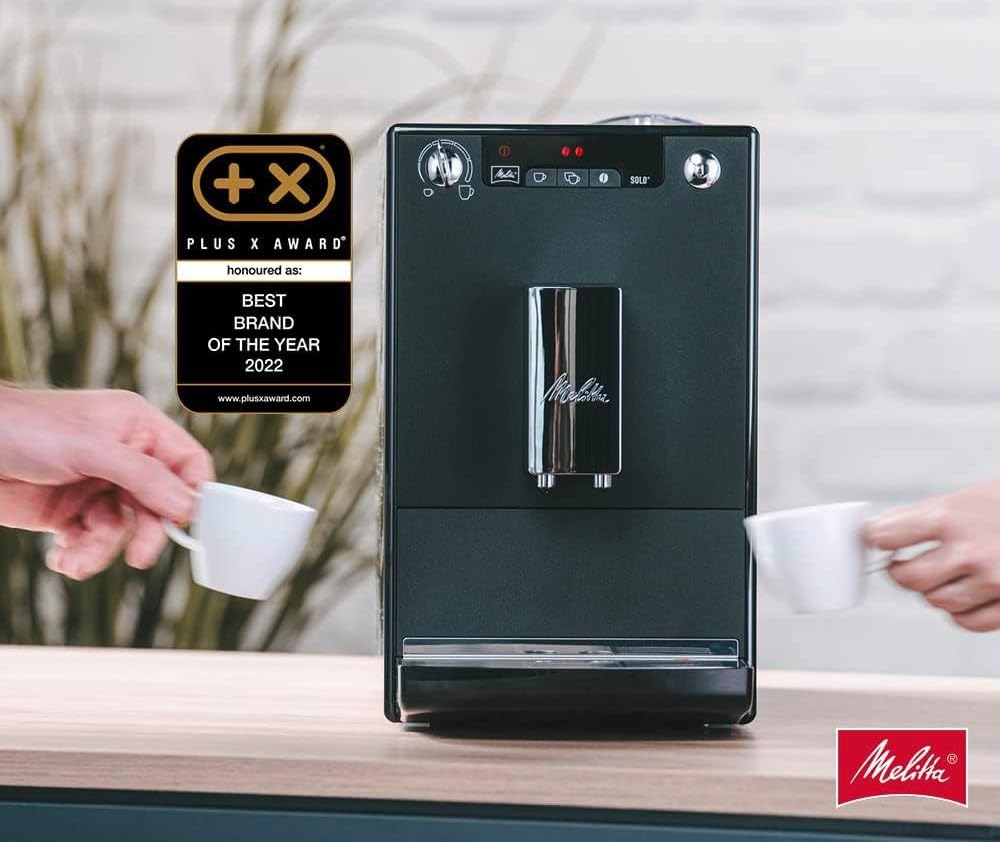 Melitta Solo Kaffeevollautomat, kompakt, höhenverstellbarer Auslauf, abnehmbarer Wassertank, Pure Black