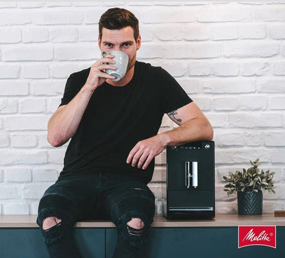 Melitta Solo Kaffeevollautomat, kompakt, höhenverstellbarer Auslauf, abnehmbarer Wassertank, Pure Black