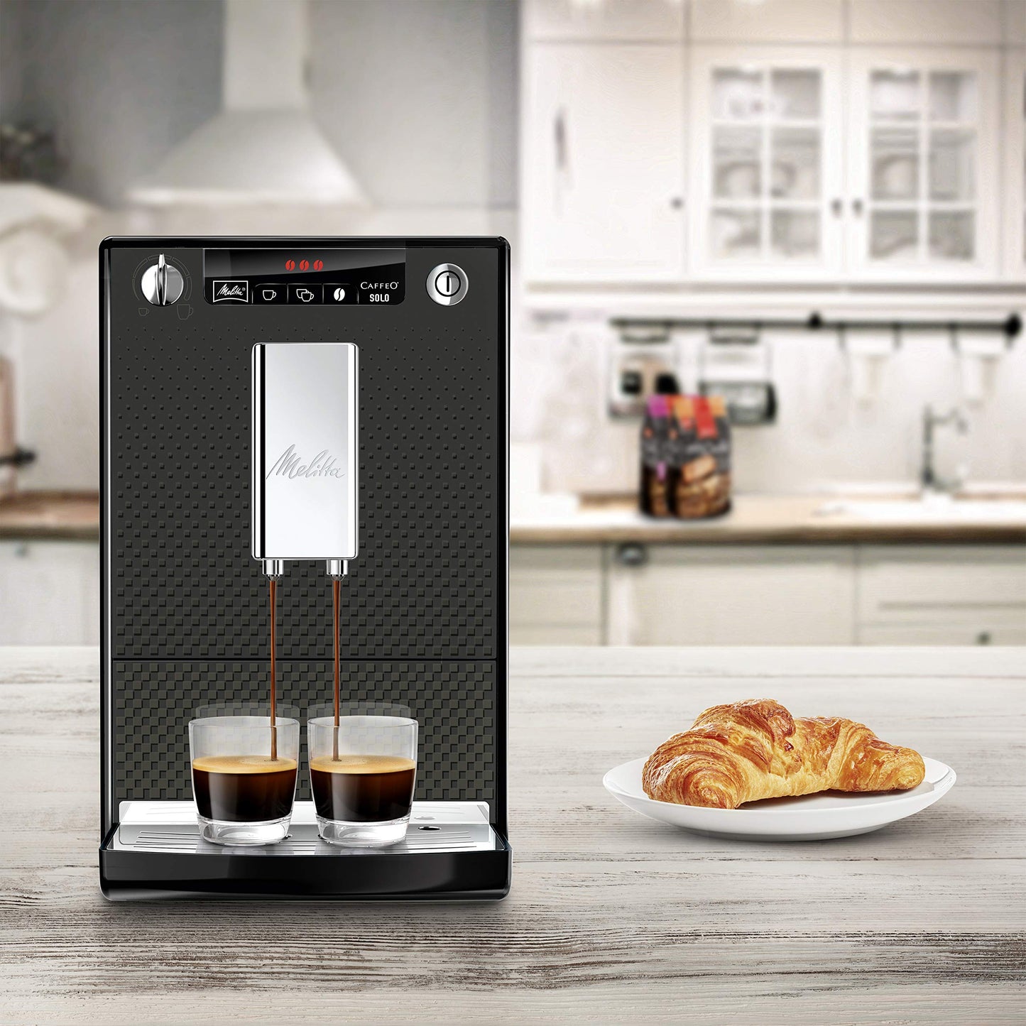 Melitta Solo Kaffeevollautomat, kompakt, höhenverstellbarer Auslauf, abnehmbarer Wassertank, Pure Black